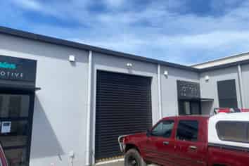 Modern,Tidy Industrial Unit, Ready to Go!