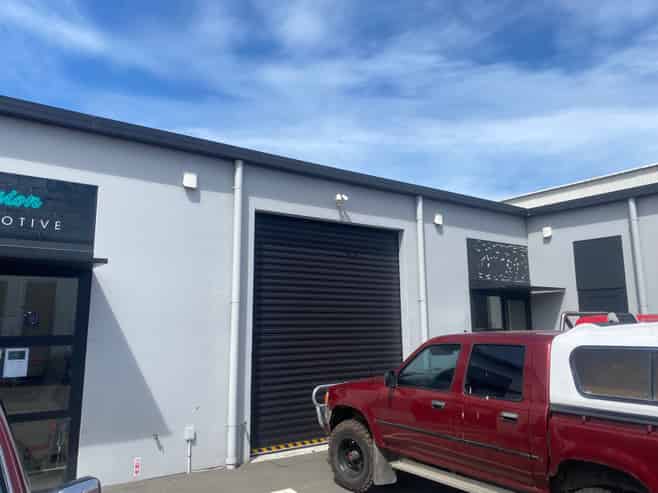 Modern,Tidy Industrial Unit, Ready to Go!