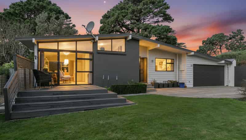 21 Caesars Place, Churton Park