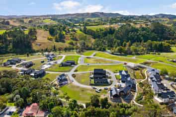 8 Hirere Road, Whitford