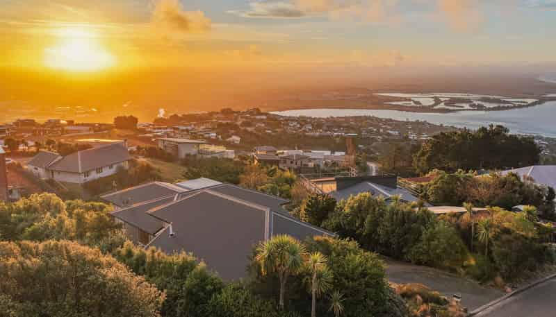 5 Signal Hill Road, Mount Pleasant
