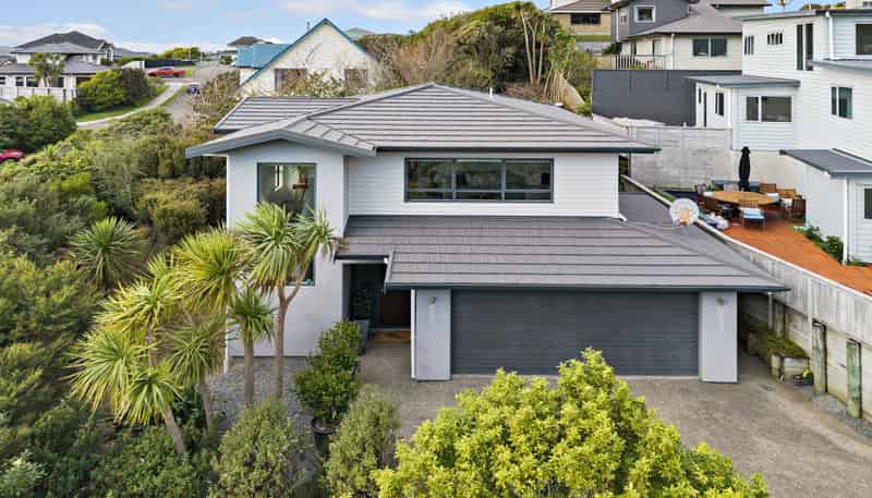 100 McLintock Street, Johnsonville