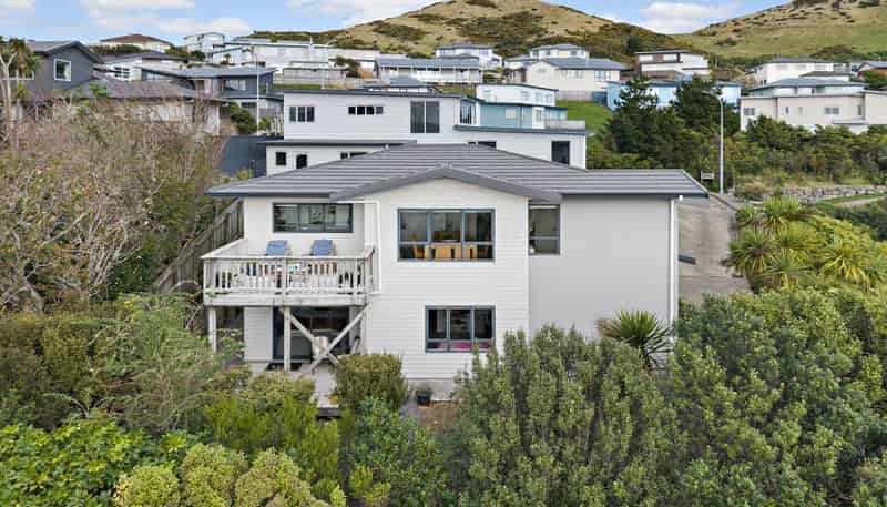 100 McLintock Street, Johnsonville
