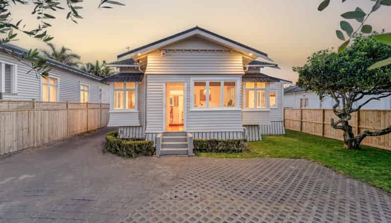 42 Woodward Road, Mount Albert
