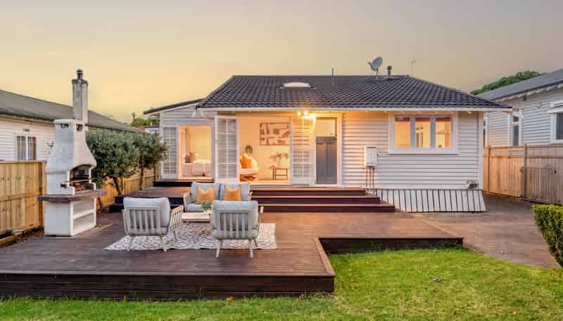 42 Woodward Road, Mount Albert