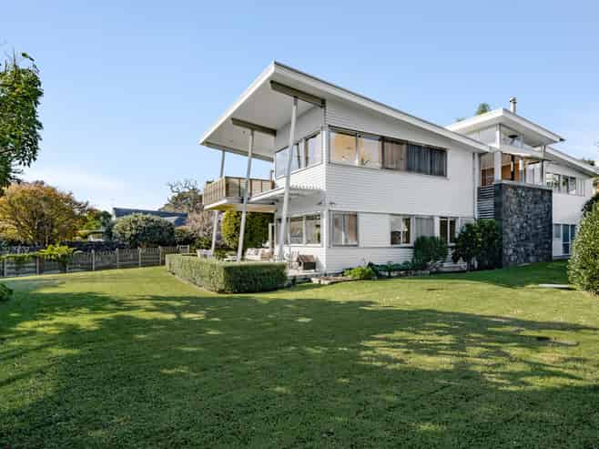 5 Castle Drive, Epsom