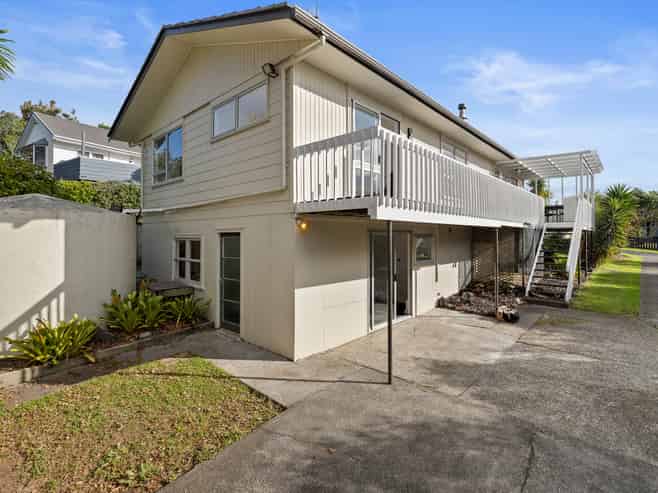 25 Dobell Road, Stanmore Bay
