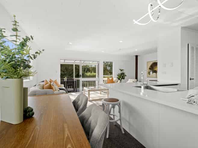 25 Dobell Road, Stanmore Bay