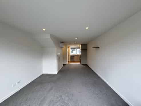 72 Ara Paiwhenua, Tawa