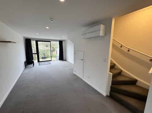 72 Ara Paiwhenua, Tawa