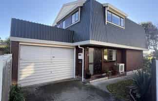 2/62A Tipahi Street, Nelson South