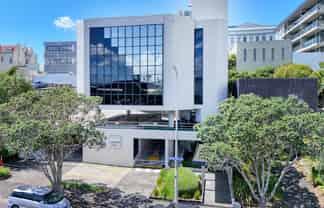 Well-appointed workspace in prime city fringe