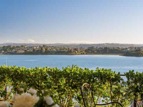 1/107 Wharf Street, Tauranga