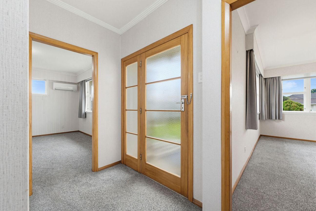 Low maintenance, affordable on Lincoln! - Vista 4