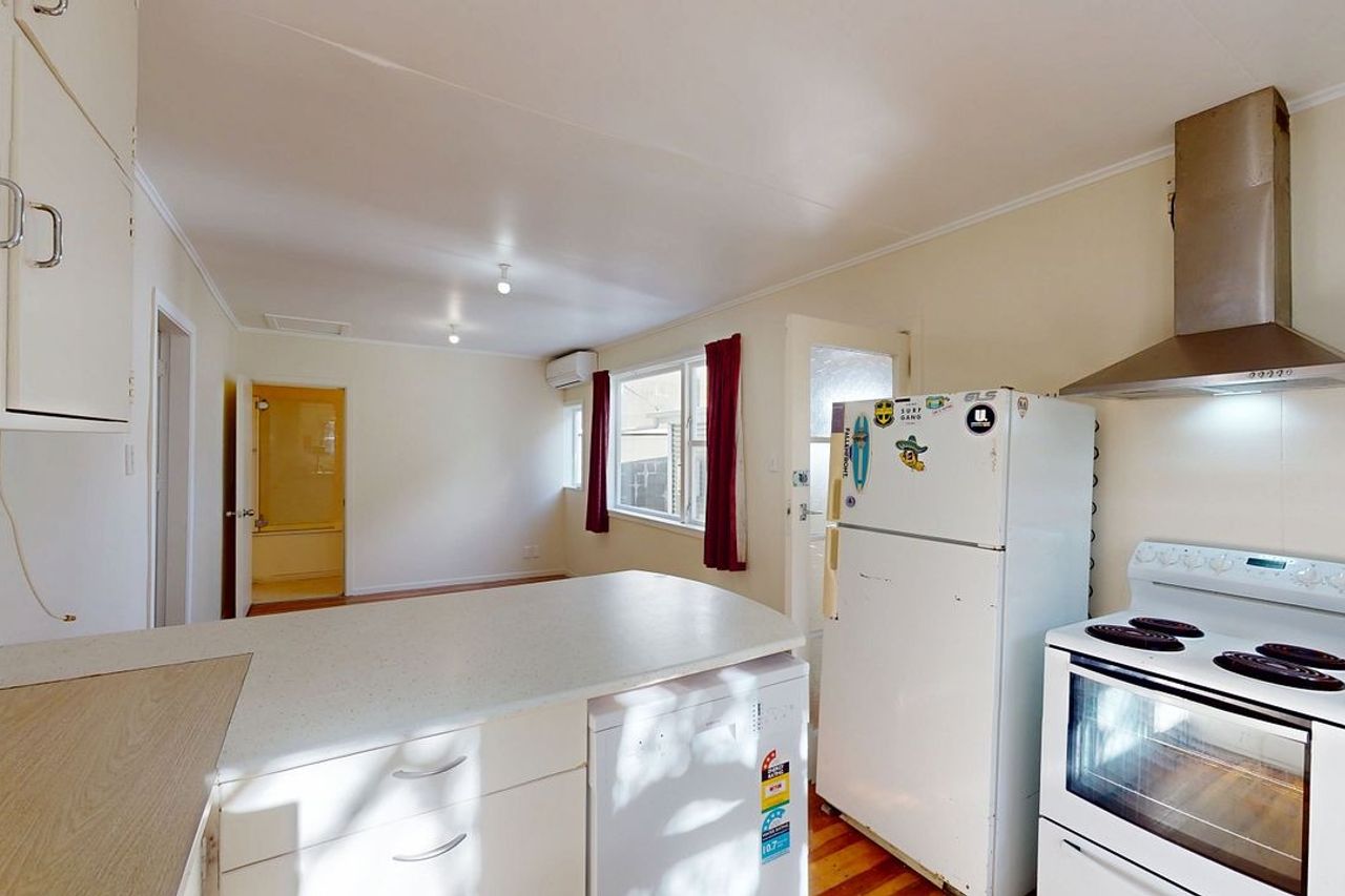 Spacious 6 Bedroom Home – Prime Location Near Massey University & Newtown Shops! - Widok 6