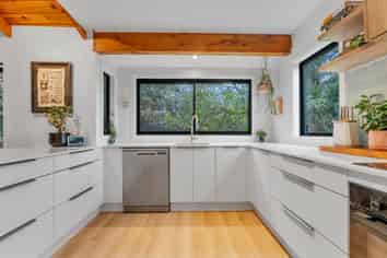 1/406 East Coast Road, Sunnynook