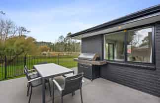 11 Riverboat Lane, Helensville