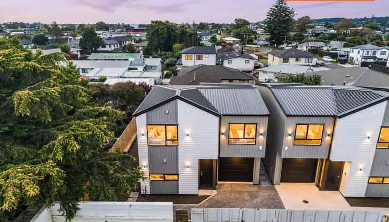2, 3, 4/4 Tawa Crescent, Manurewa