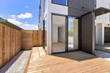 17A Henwood Road, Mangere East