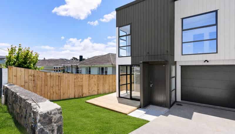 17A Henwood Road, Mangere East