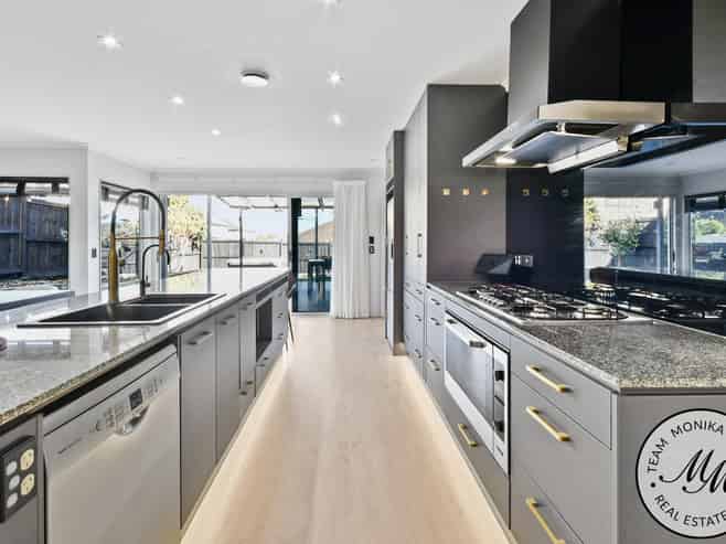 9 Muirlea Drive, Flat Bush