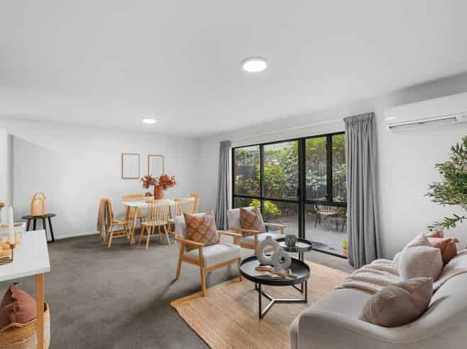 2/15 Coles Place, Saint Albans