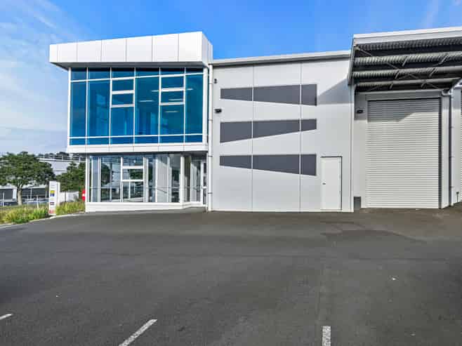 Vacant, A Grade & Road Front!