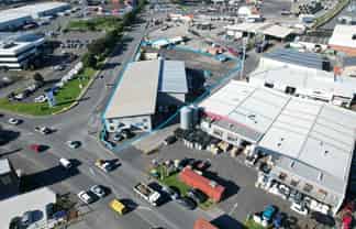 1,194m² Warehouse with Large Yard