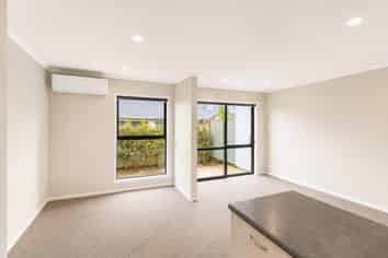 6/2 Lambert Court, Glenview