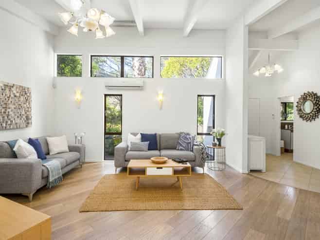 9 Saddleback Rise, Murrays Bay