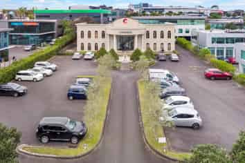 PREMIUM OFFICE WITH 25+ SECURE CAR PARKS
