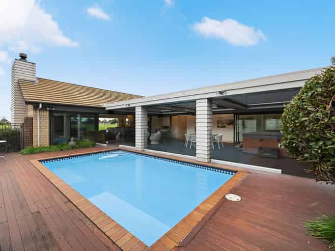 21 Darjon Drive, Huntington