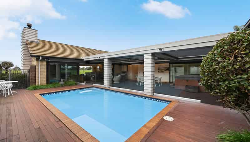 21 Darjon Drive, Huntington