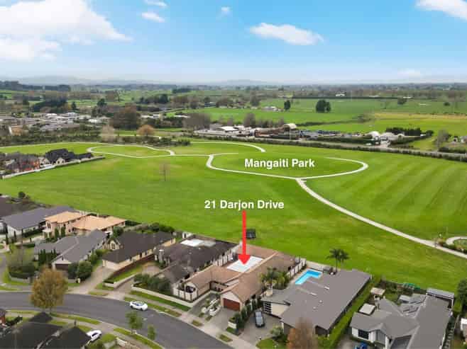 21 Darjon Drive, Huntington