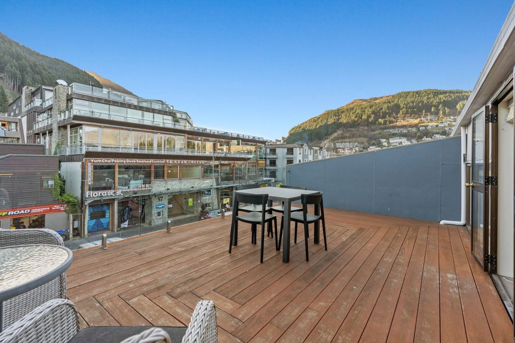Lock, Leave and Earn in the Heart of Queenstown 3