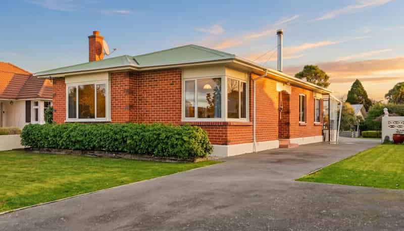 8 Athol Place, Highfield