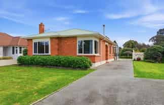 8 Athol Place, Highfield