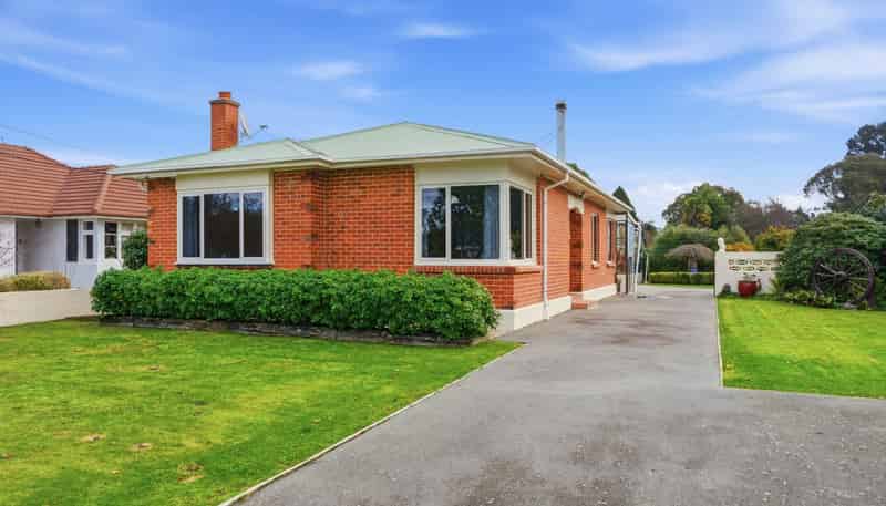 8 Athol Place, Highfield