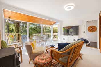 26 Mahoe Road, Titirangi
