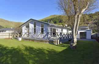 3 Stedley  Place, Heathcote Valley