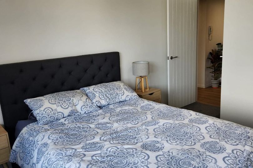 Modern 2-Bedroom Apartment with Parking in the Heart of Mt Albert - Mehr