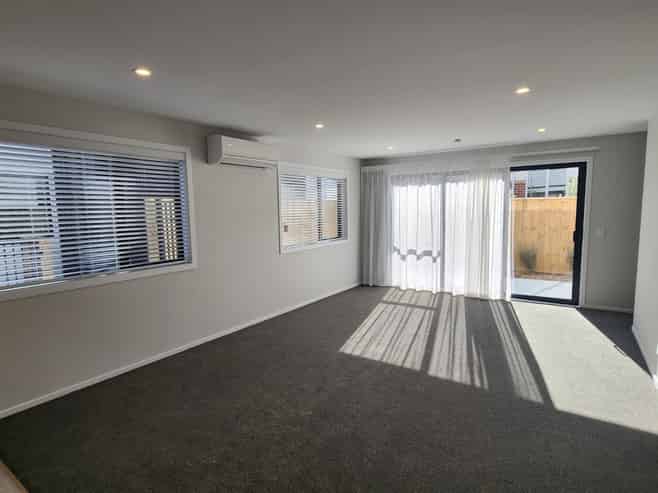 C/42 Marion Street, Silverstream