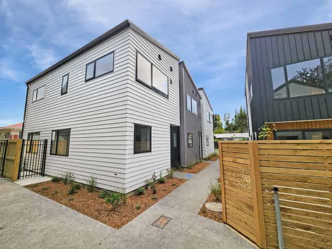 C/42 Marion Street, Silverstream
