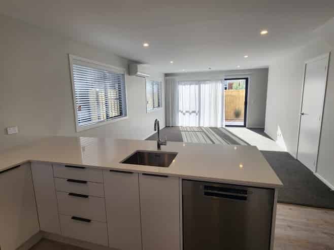 C/42 Marion Street, Silverstream