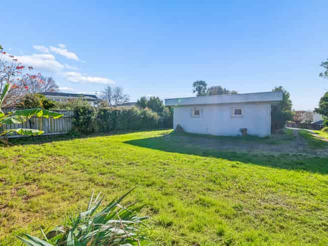 63 Ray Small Drive, Papakura