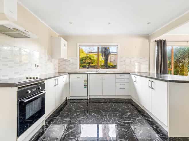 63 Ray Small Drive, Papakura