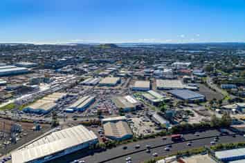 High Profile Penrose Facility | 1,198 m2 + 1,210m2