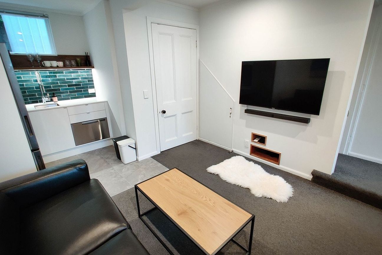 Renovated cottage with sun and views - Widok 5