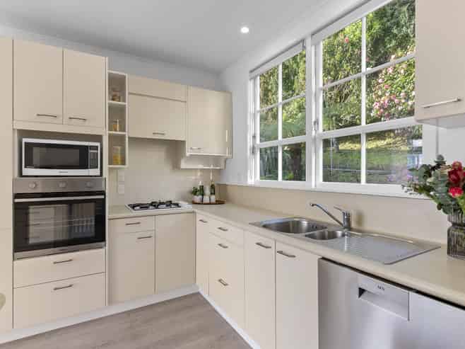 238 Marine Drive Lowry Bay , Eastbourne