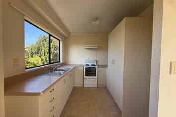 12B Holiday Road , Stanmore Bay